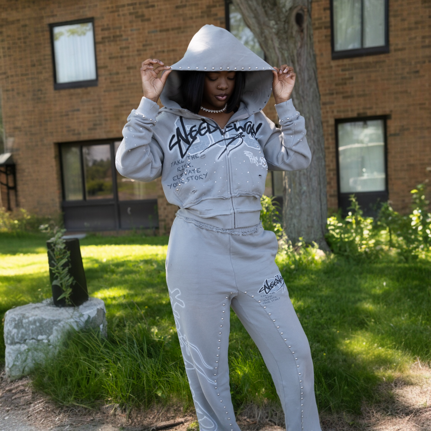This is Art Jogger Gray